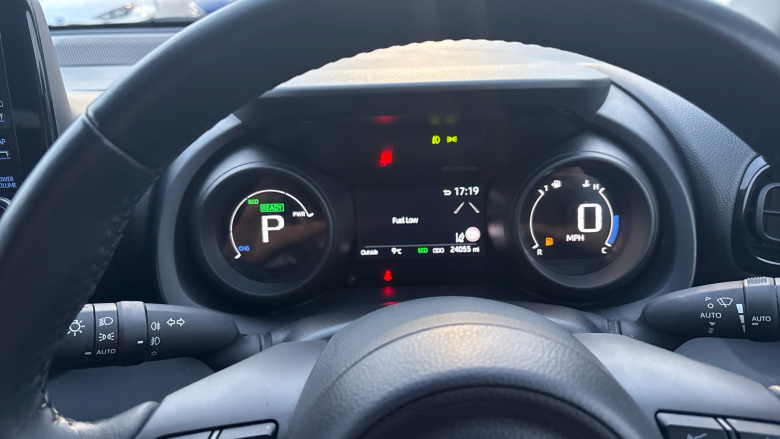 Toyota Yaris 1.5 Hybrid Design 5dr CVT Hybrid Hatchback